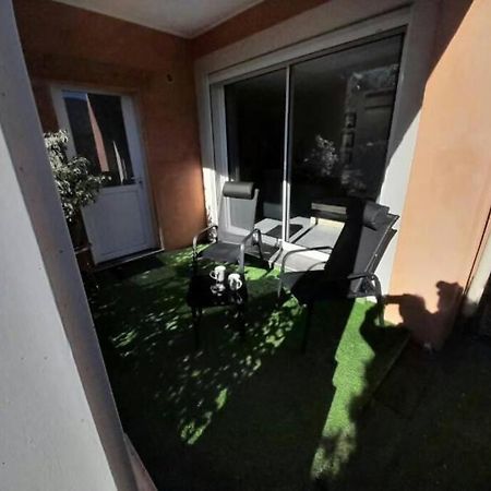 Appartement Spacieux &Tres Calme. Spacious & Very Quiet Apartment. Карро Экстерьер фото