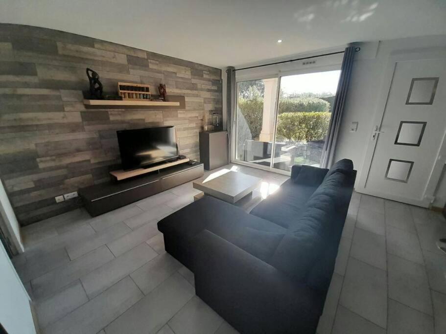 Appartement Spacieux &Tres Calme. Spacious & Very Quiet Apartment. Карро Экстерьер фото