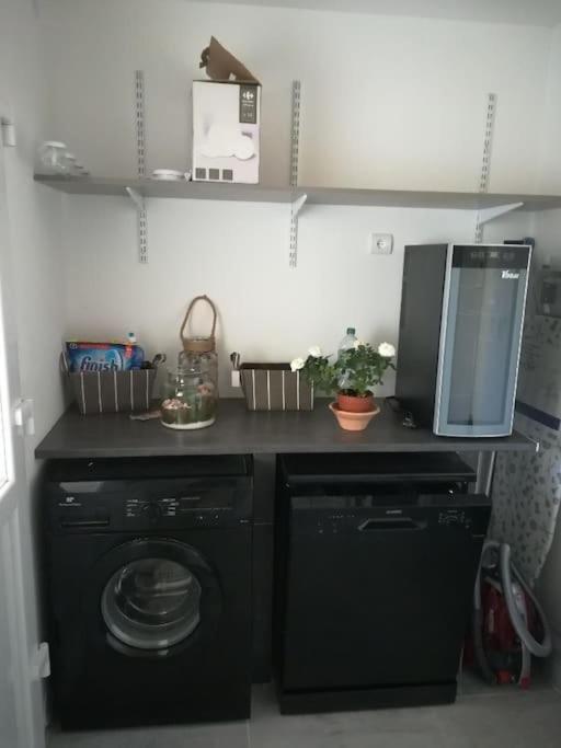 Appartement Spacieux &Tres Calme. Spacious & Very Quiet Apartment. Карро Экстерьер фото