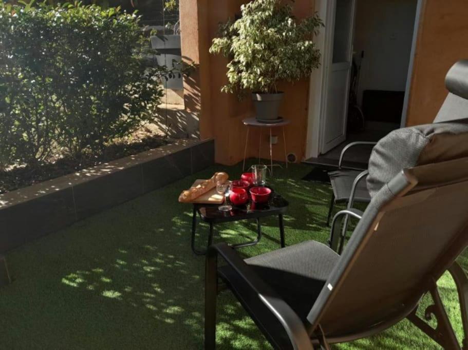 Appartement Spacieux &Tres Calme. Spacious & Very Quiet Apartment. Карро Экстерьер фото